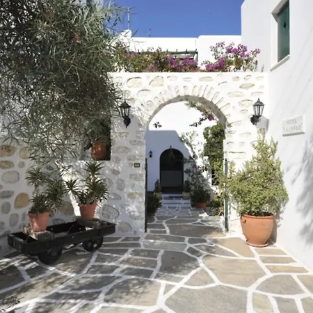 Kalypso Naousa (Paros)