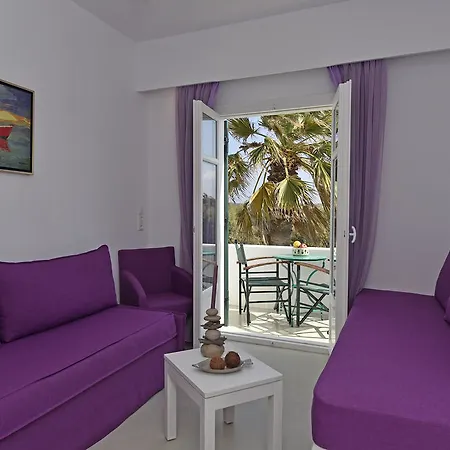 Kalypso Naousa (Paros)