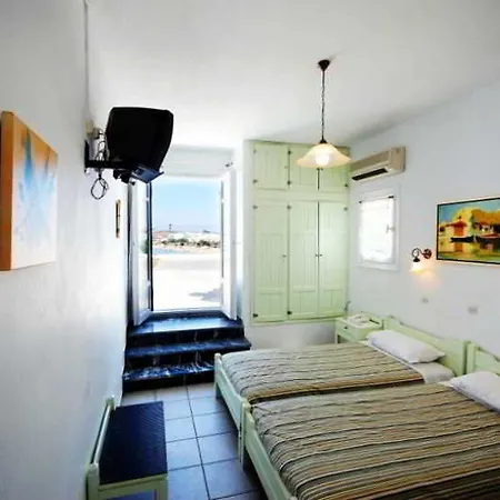 Kalypso Naousa (Paros)