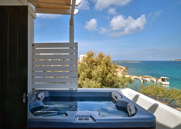 Kalypso Naousa (Paros)