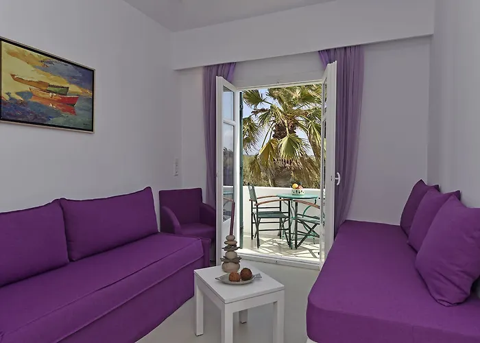 Kalypso Naousa (Paros)