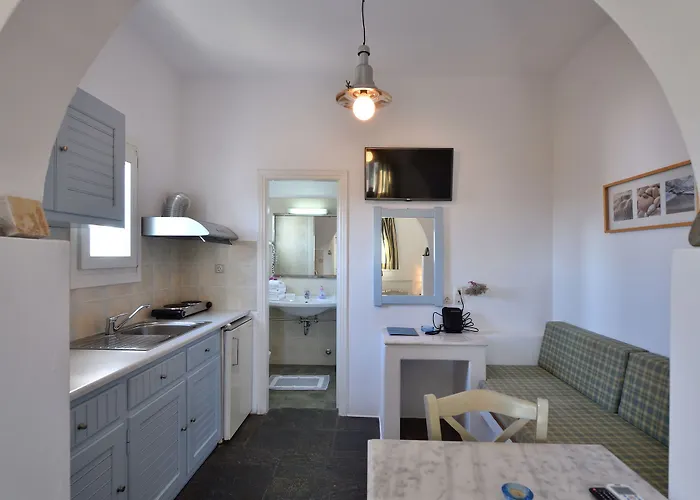 Kalypso Naousa (Paros)